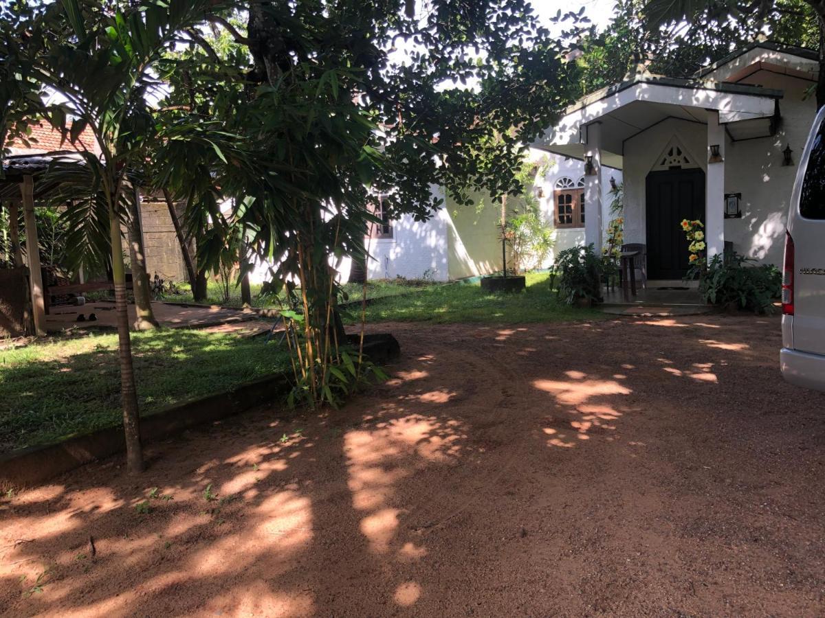 Sylvester Villa Hostel เนกอมโบ ภายนอก รูปภาพ